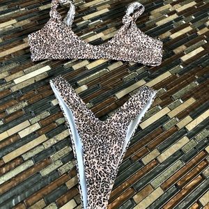 High cut leopard bikini